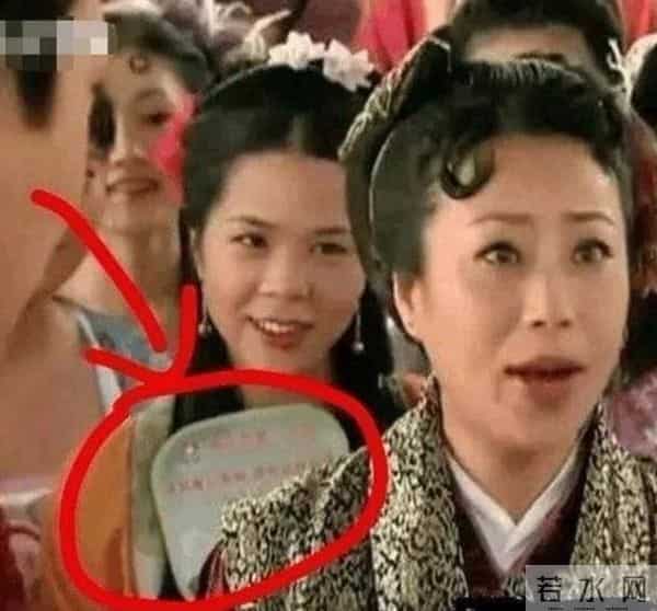 观众:我们连敷衍都不配吗?影视剧离谱穿帮镜头,看笑我也