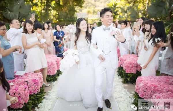 合影被裁？奶茶妹妹的千亿名媛晋级路还有多长？