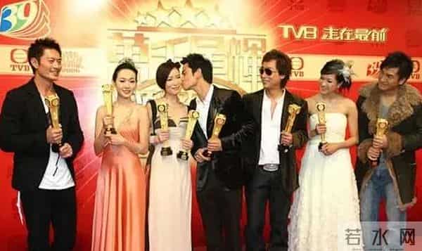 那些年，TVB颁奖礼场场都是神仙打架，哪像如今的“万千星灰”