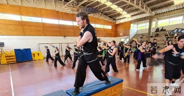 蔡李佛拳扎根拉美:智利兄弟办校授课,成为当地人防身技能