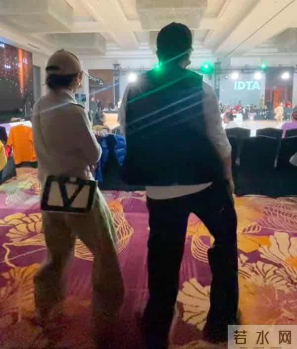 邓超孙俪15年结婚纪念日，孙俪发长文谈婚姻，称邓超爱哭鼻子