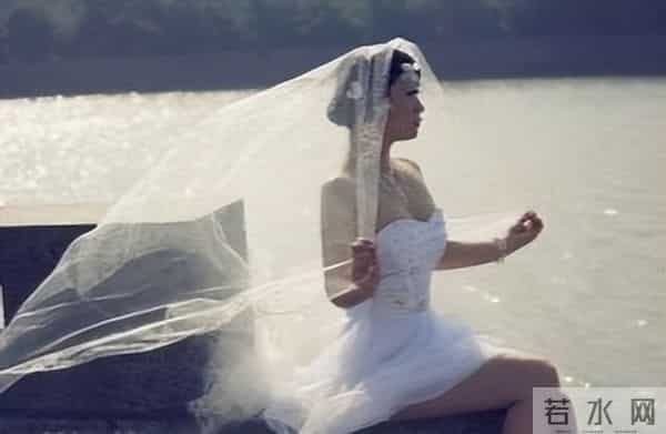 芙蓉姐姐：20年前爆火遭群嘲，2016年身家过亿要嫁王宝强，现怎样