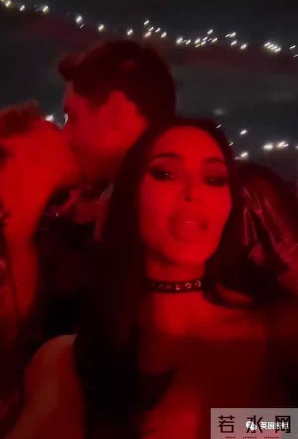 金卡戴珊离婚又分手后变化超大！素颜出镜惊呆网友，参演爆火美剧