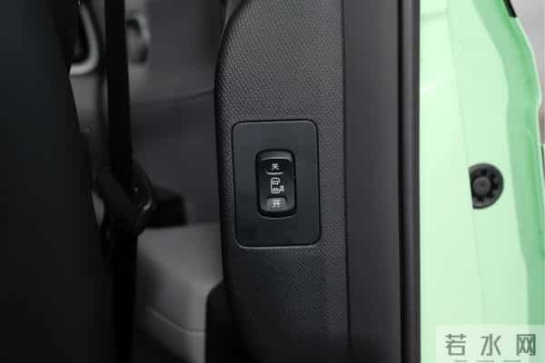 想买大5座侧滑门MPV,可以看看比亚迪D1,家人坐着舒服、车内安静