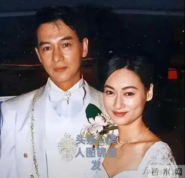 郭靖师傅~斑斑,主持过央视春晚,前夫惠天赐,姐姐森森