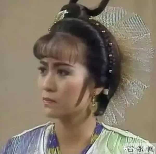 郭靖师傅~斑斑,主持过央视春晚,前夫惠天赐,姐姐森森