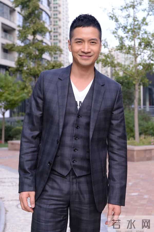 何晟铭的奇葩情史，被亿万富婆疯狂追求，被于正捧红后找回了自我