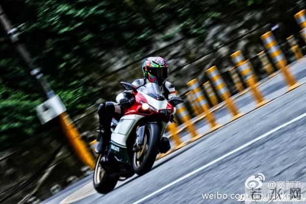 还记得《天外飞仙》里的上官浩琪吗？他现在长这样