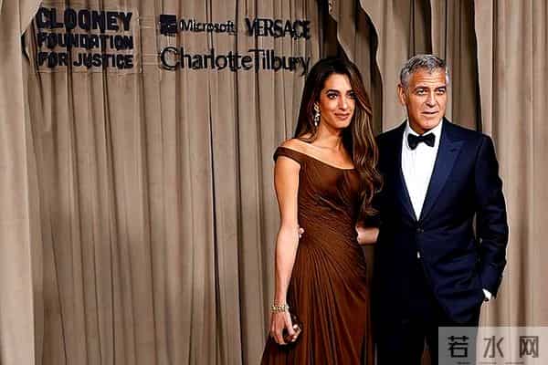 克鲁尼夫妇走红毯真是养眼!47岁美女律师娇妻穿裹身鱼尾裙,真美