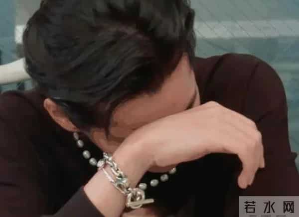 吴亦凡狱中生活后续,母亲找过成龙求救,生父尝试引渡无果