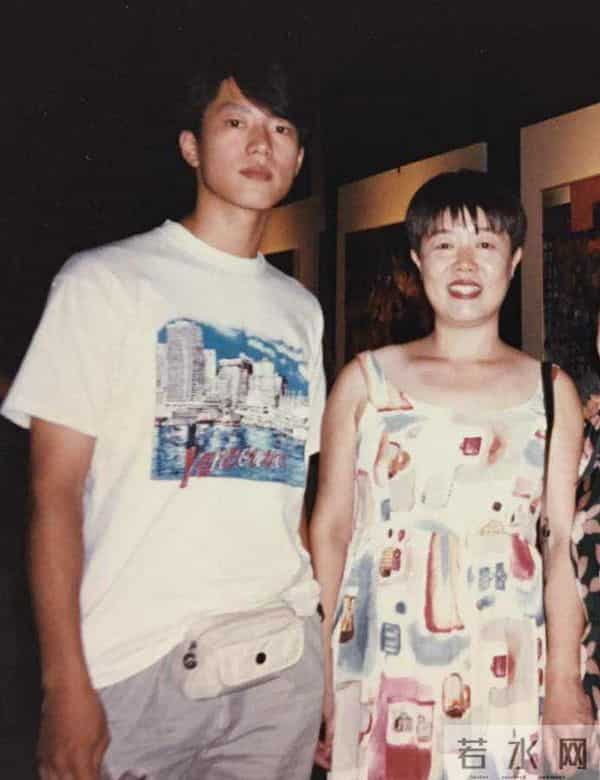 2011年姚晨凌潇肃离婚,两人10年“离婚大战”,谁才是最后的赢家