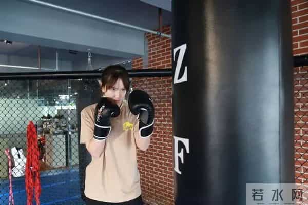 年薪36万,小费高过工资!杭州女编导入职当保镖,她说这个行业真的很诱人