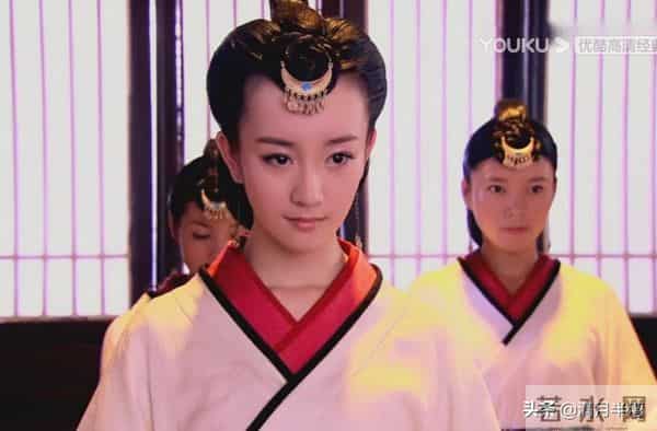 明明已经美得不可一世,却想不开去动脸,这4位女星全是反面案例