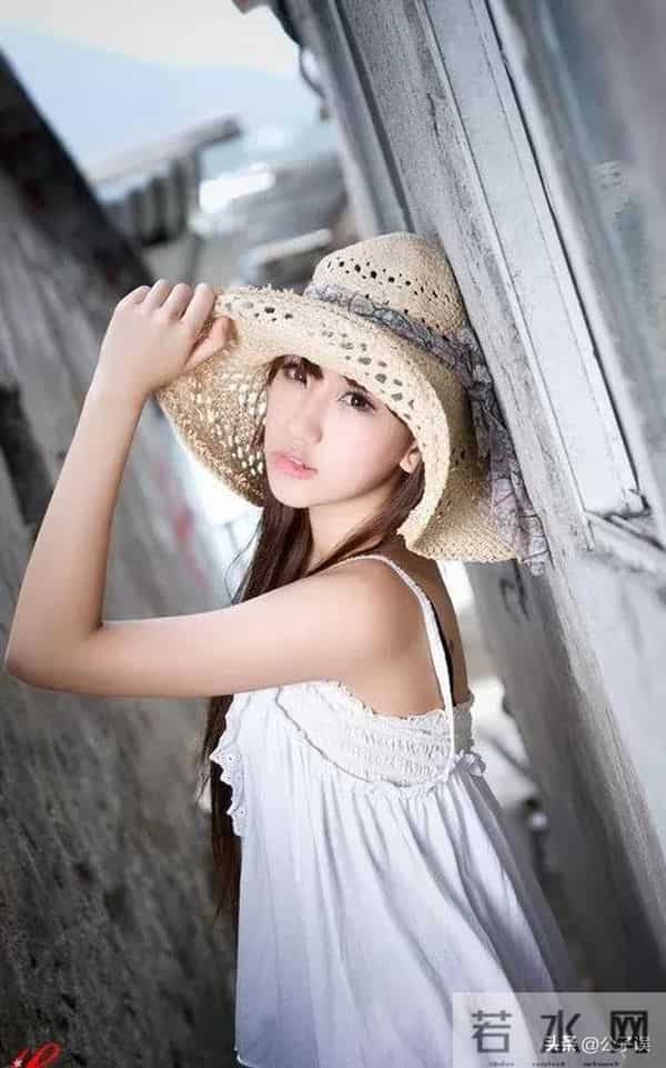 她自曝被陈冠希夺走初夜！一张艳照，彻底撕下了谢芷蕙的遮羞布