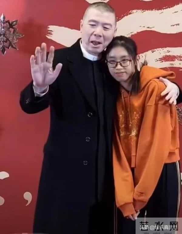 冯小刚徐帆15岁养女近照曝光,长相引网友注意:女大十八变
