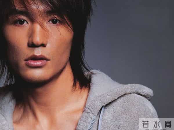 能在老狼失恋的时候陪他一起抹眼泪的男人,只有高晓松了