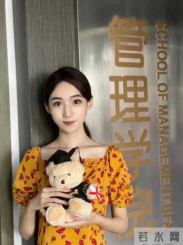 点赞“火箭少女”!北影女孩增重20斤,考上公务员又报名参军