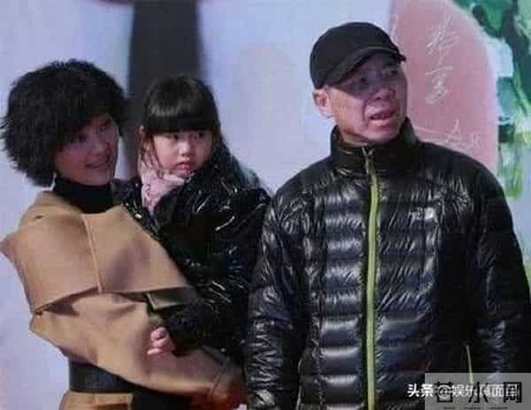 冯小刚徐帆15岁养女近照曝光,长相引网友注意:女大十八变