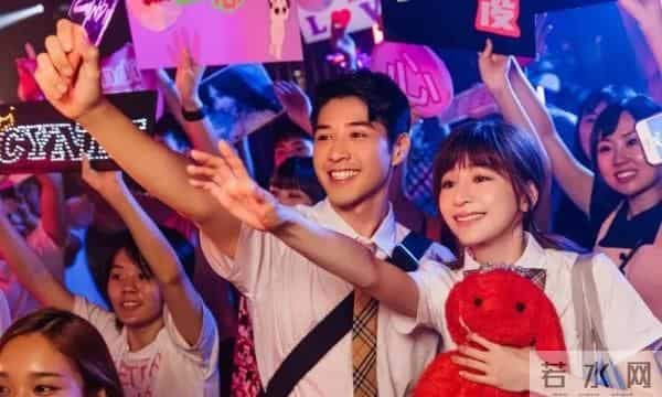 她一出道就是少男杀手，曾因一首《当你》爆红！17年过去，有多少人还在听她的歌？