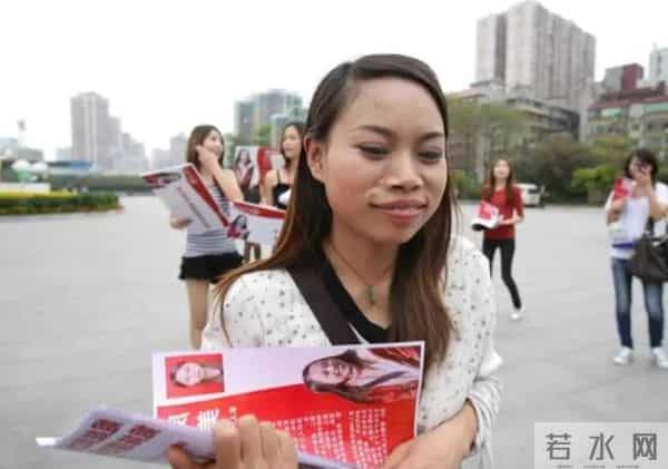 2009年,那个火爆全网,后出走美国的“凤姐”,如今怎么样了?