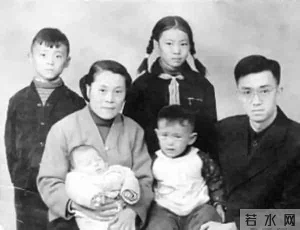 刘晓庆：我与谢晋导演没有私生子，他荣光背后尽是泪和痛