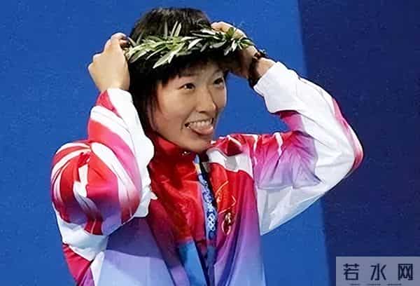 国羽鲍春来:一生挚爱罗雪娟,她嫁富豪生一对儿女,他40岁仍单身