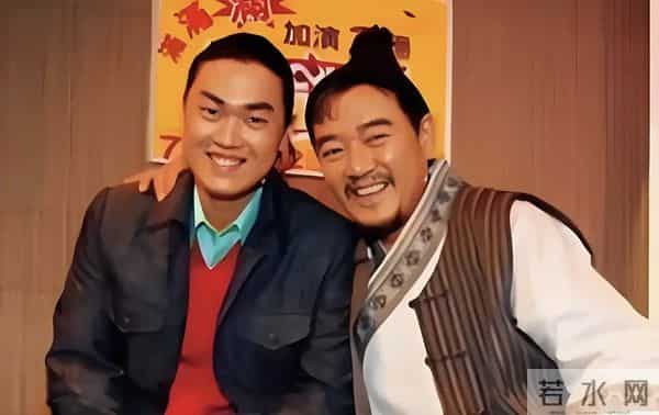 老戏骨李立群借酒消愁,37岁大儿子,35岁女儿和小儿子都未结婚