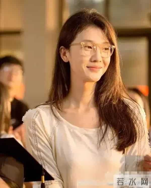 原来他们是两口子，老婆1米82，演技最好的模特，老公也是演员