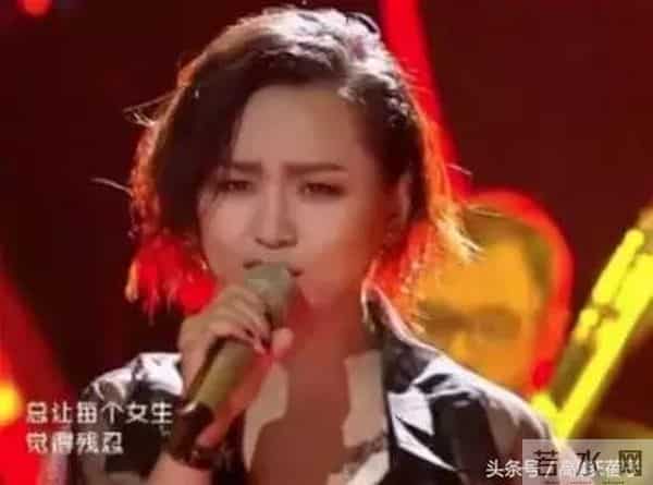 失去了顶极流量的加持,现在的周笔畅却比以前更开心了