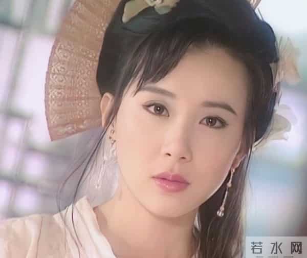 40岁不愿演妈、70岁扮少女、整容、硬凹性感…她们的不服老真尴尬