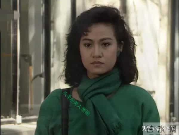 郭靖师傅~斑斑,主持过央视春晚,前夫惠天赐,姐姐森森