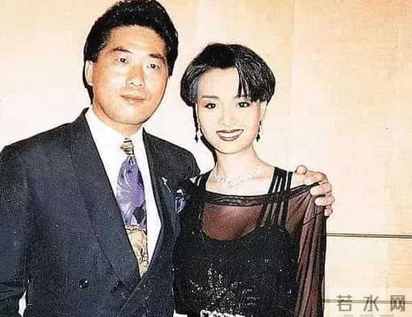 香港最奇特的艳星：靠风月片出名，巅峰之际为男友隐退