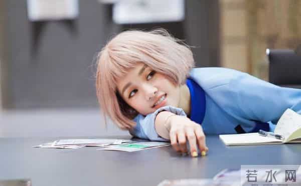 粉丝劝诫反被拉黑,32岁的“鬼鬼”吴映洁,就这样改写了她的结局