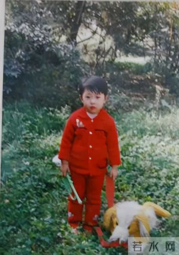 羽毛球奥运冠军于洋：运动生涯悲情，退役卖衣服，婚恋成谜