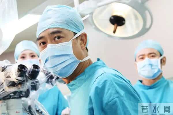 看完6集《白色城堡》，我连发感叹：终于有部像样的国产医疗剧了