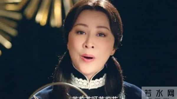 40岁不愿演妈、70岁扮少女、整容、硬凹性感…她们的不服老真尴尬