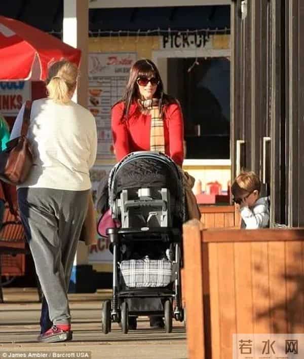 私生子,男明星银行卡的噩梦!l People