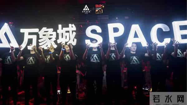 “隐形富婆”阿兰：戴上亿九眼天珠，21岁打败王菲，坐拥亿万身价