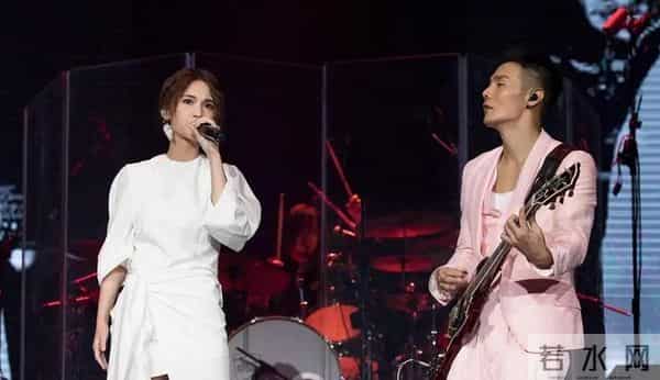 被曝和李荣浩婚变,有工作才顺便去找老公?杨丞琳被骂后粗暴回应