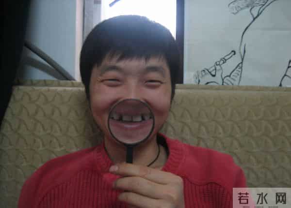 丑出新高度！ 长成这样的他曾被董洁爱过