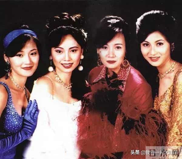 《我和春天有个约会》完美融合精明与单纯的金露露，因美好而幸福