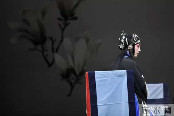 舞美师吴放:如何以当代审美表达古典戏曲内核