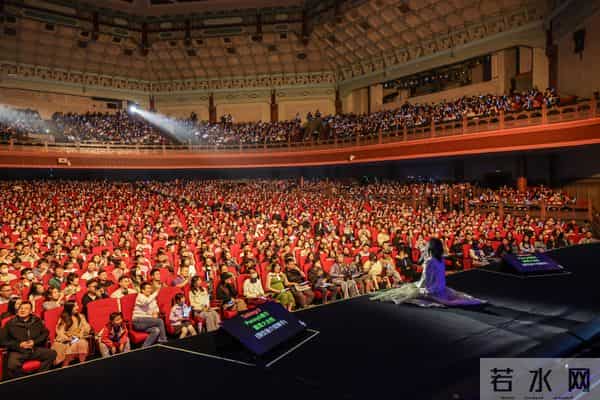 戴佩妮“随风所遇”广州开唱,送上惊喜安可