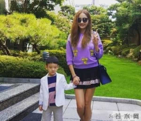 韩彩英综艺公开豪门日常 入行前是金融高材生 企业家丈夫身价不凡