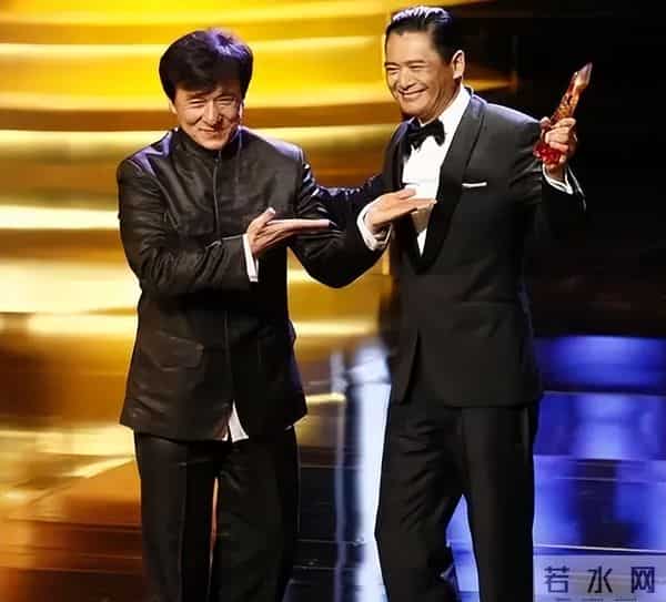 当“中国天王”出席韩国顶级颁奖礼,会是啥场面?网友:砸场子的