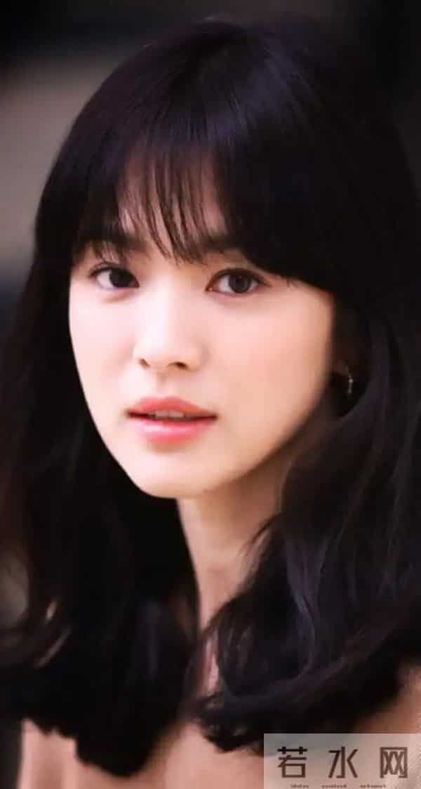 韩国的十大美女，一半性感妩媚，一半冰清玉洁，各个都是人间尤物