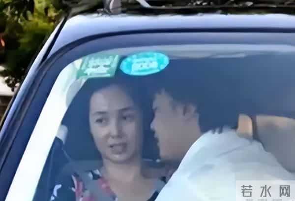 互相出轨、各玩各的！结婚32年后，蒋雯丽夫妇终于遭到了“反噬”