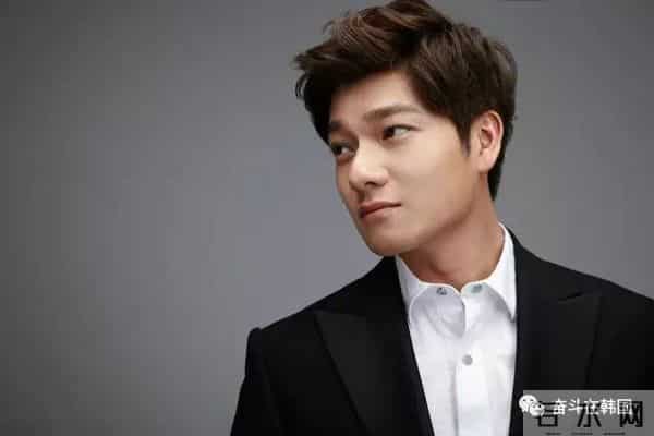 中国学生高考穿纸尿裤？快来看看这个奇葩boy在韩国如何花式黑中国！