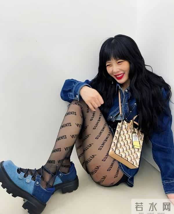 穿衣自由引发争议，这些女明星的穿衣风格究竟有没有错？