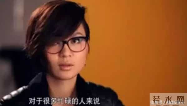 失去了顶极流量的加持,现在的周笔畅却比以前更开心了